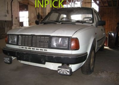 Skoda 100