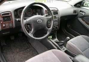 Tойота Avensis 1.6 л 110 к.с. (2000–2003)
