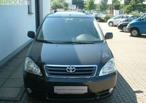 Toyota Avensis Verso 2.0 L 150 hp (2001–2003)