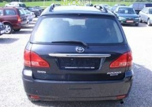 Toyota Avensis Verso 2.0 L 150 hp (2001–2003)