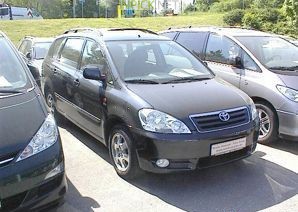 Toyota Avensis Verso 2.0 L 150 hp (2001–2003)
