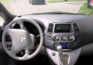 Mitsubishi Grandis 2.0 L 136 hp (2005–2011)