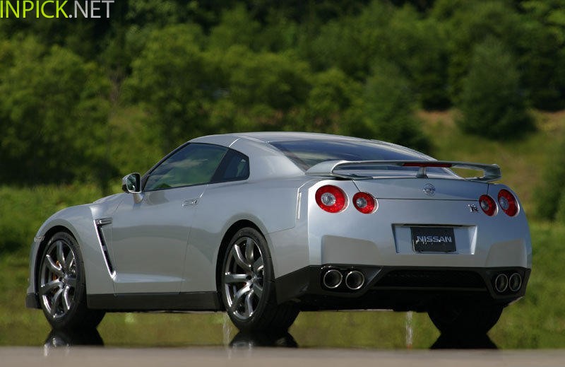 Nissan GT-R 3.8 л 530 л.с. (2011–н.в.)