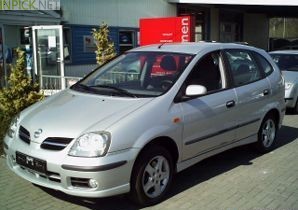 Nissan Almera Tino 2003–2006