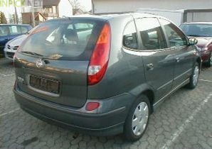 Nissan Almera Tino 2003–2006