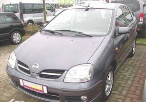 Nissan Almera Tino 2003–2006