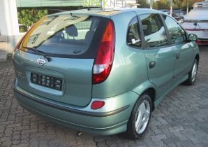 Nissan Almera Tino 2000–2003