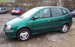Nissan Almera Tino 2000–2003