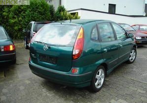 Nissan Almera Tino 2000–2003