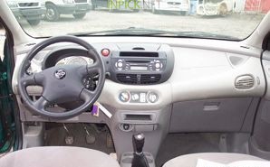 Nissan Almera Tino 2000–2003