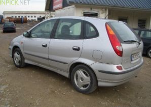 Nissan Almera Tino 2000–2003