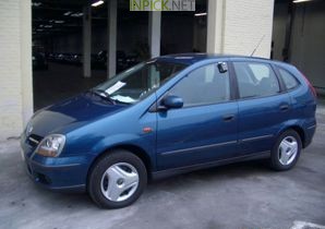 Nissan Almera Tino 2000–2003