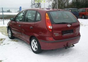 Nissan Almera Tino 2000–2003