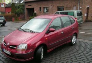 Nissan Almera Tino 2000–2003